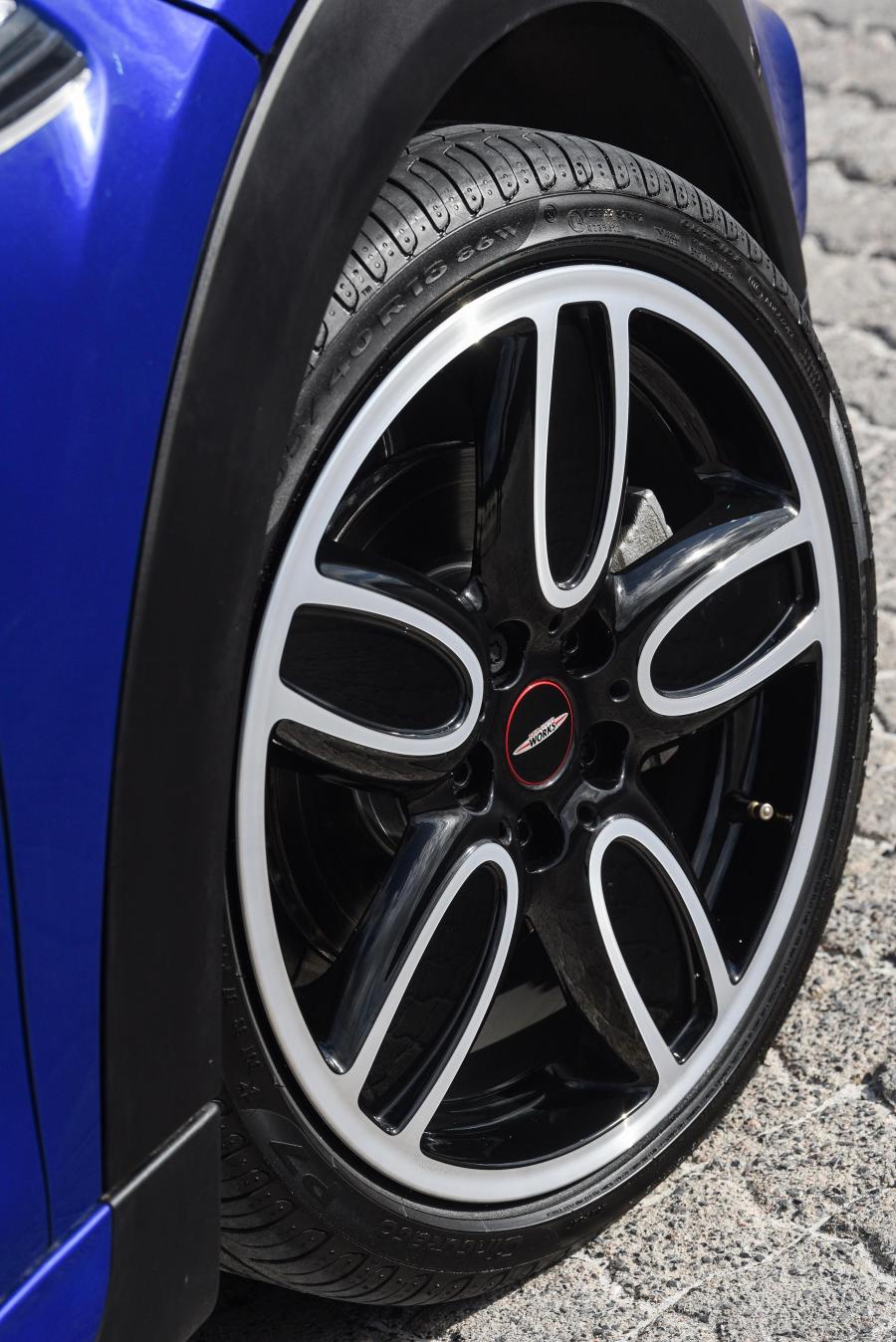 Колеса Mini Cooper S Cabrio (F57) 2018 года  (ZA) (фото 34 из 35)